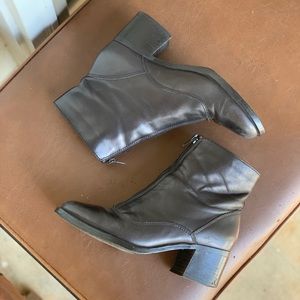 Vintage zip leather boots